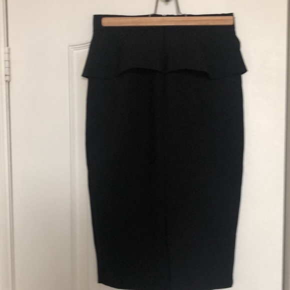 🖤 Zara peplum skirt - Picture 3 of 3